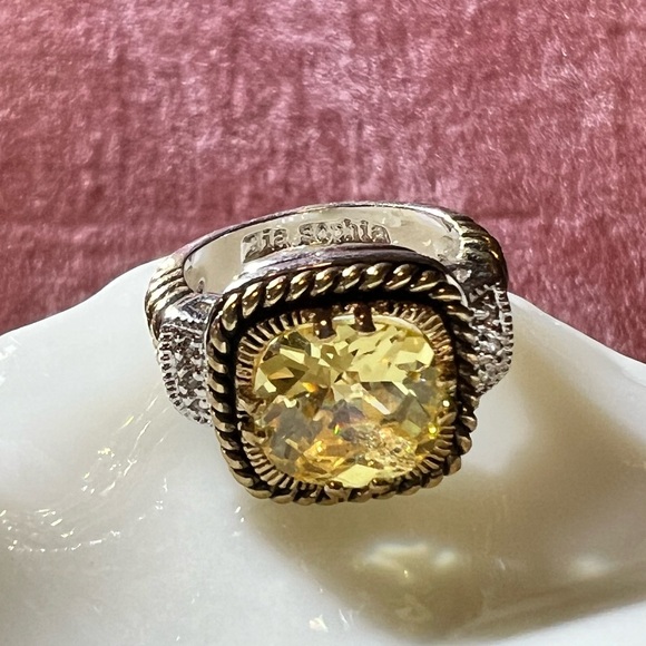 Lia Sophia “lemon chiffon” cushion cut yellow  cubic zirconia ring - Picture 2 of 7